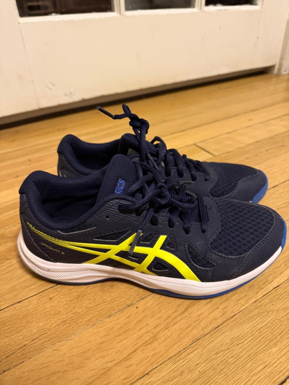 ASICS big kids Navy & Neon Yellow squash/tennis Shoes